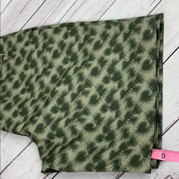 DKNY NWT olive green dress shorts M 31 - Picture 10 of 11